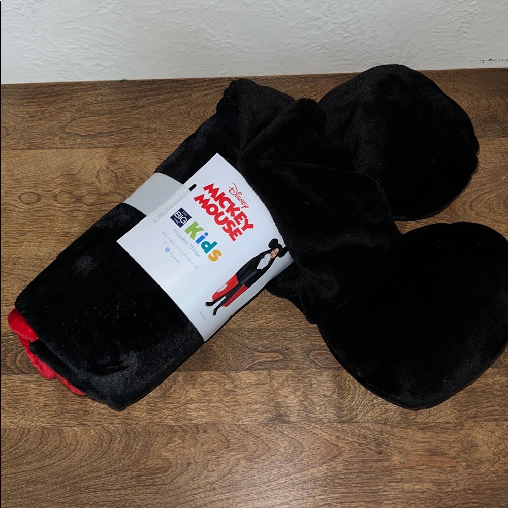 Disney Mickey Mouse hooded throw blanket kids nwt